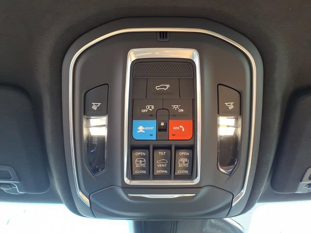 New 2026 Jeep Grand Cherokee Summit w/ Obsidian Package AWD/4WD image 25