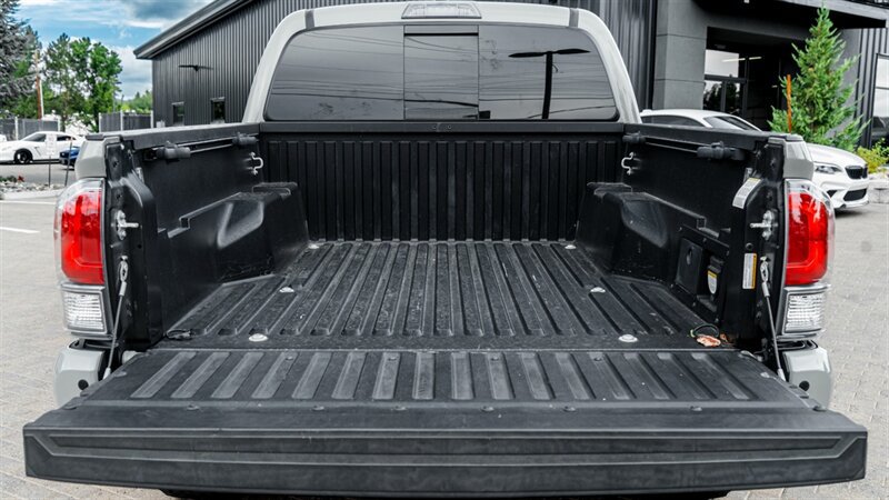Used 2022 Toyota Tacoma TRD Off-Road w/ Technology Package RWD image 17