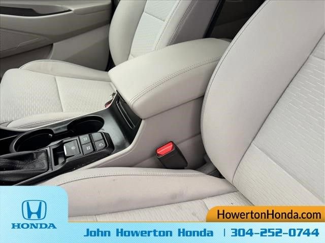 Used 2021 Hyundai Tucson Value w/ Cargo Package image 18