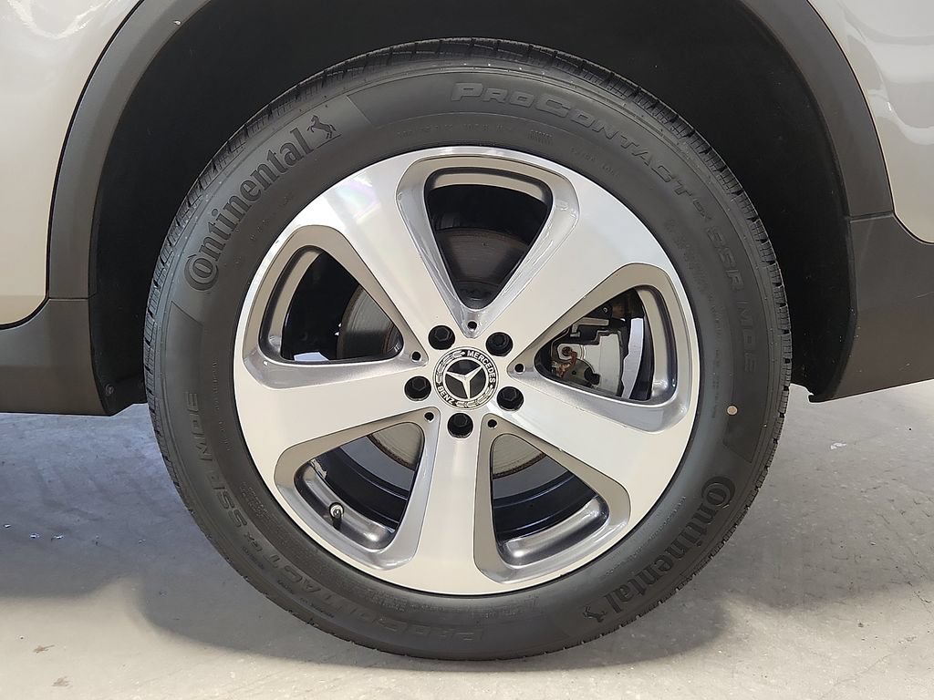 Used 2021 Mercedes-Benz GLC 300 4MATIC w/ Exterior Lighting Package image 10