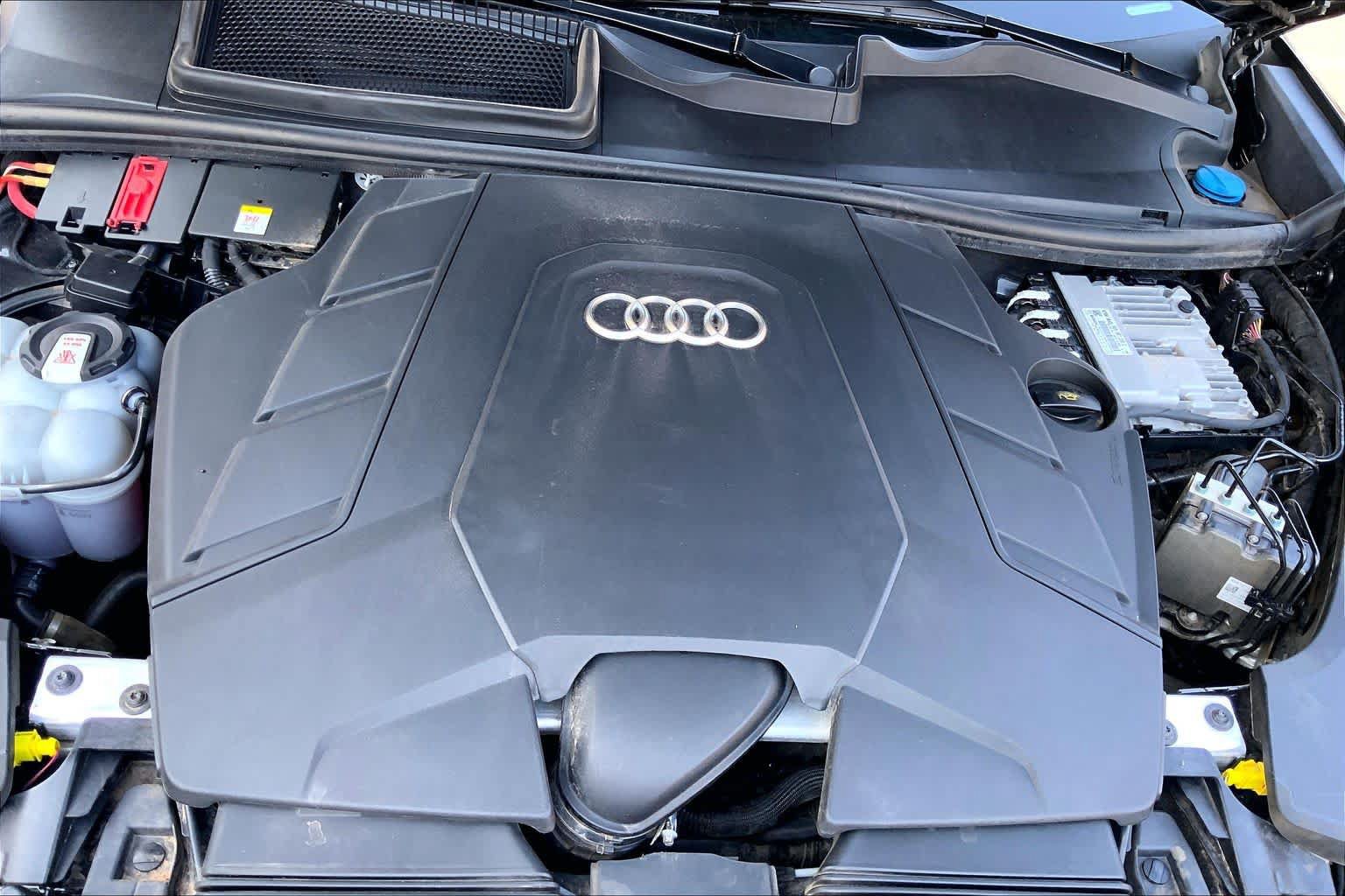 Used 2021 Audi Q8 Premium AWD/4WD image 32