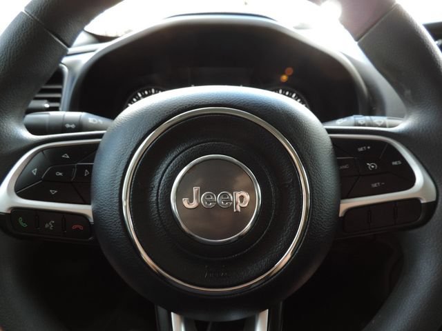 Used 2023 Jeep Renegade Latitude AWD/4WD image 29