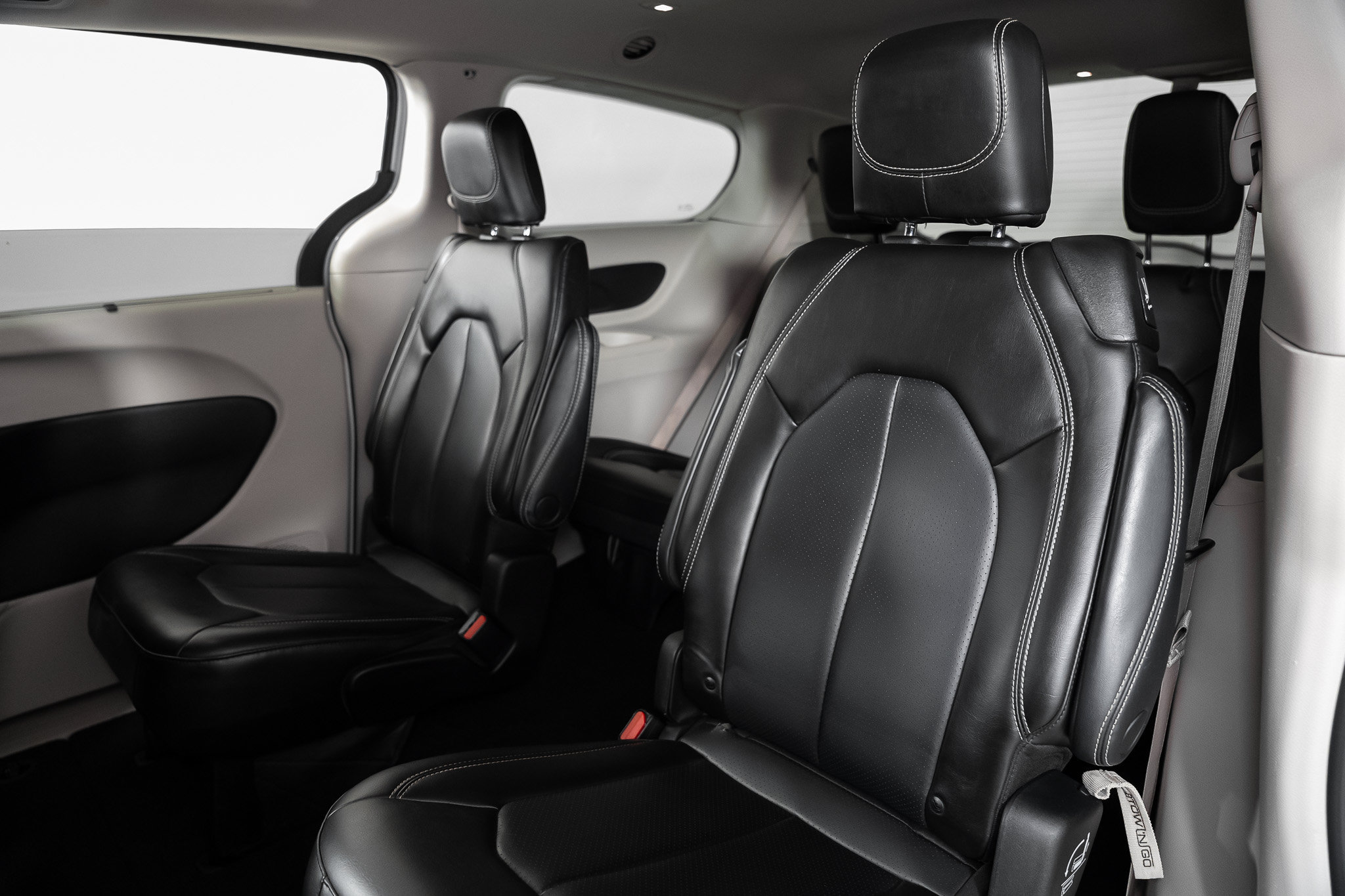 Used 2023 Chrysler Pacifica Touring-L FWD image 23
