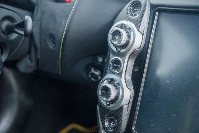 Used 2020 McLaren 720S Performance RWD image 38