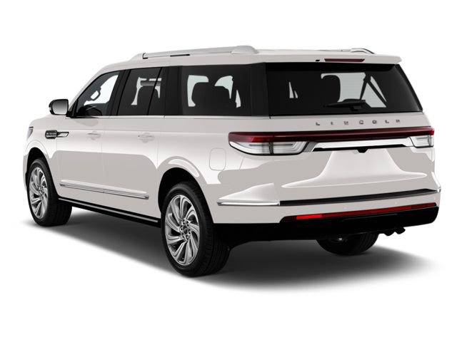 Used 2022 Lincoln Nautilus Reserve w/ Equipment Group 201A image 2