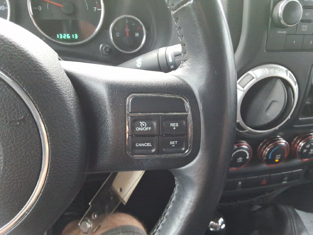 Used 2014 Jeep Wrangler Unlimited Sahara w/ Max Tow Package AWD/4WD image 29
