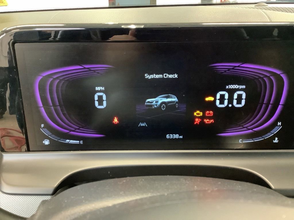Certified 2025 Kia Seltos LX AWD/4WD image 9