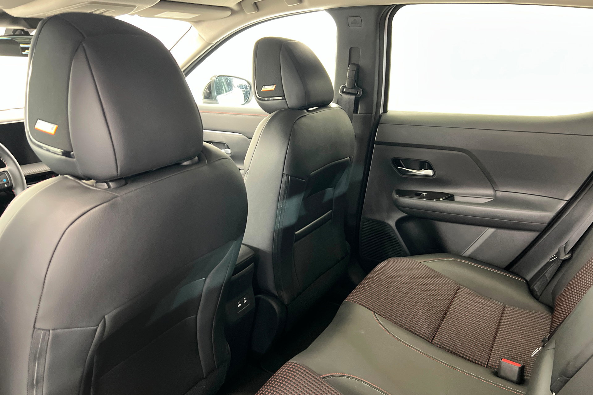 New 2026 Nissan Kicks SR w/ SR Premium Package AWD/4WD image 19