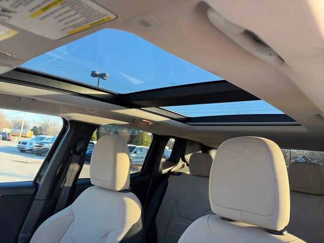 Used 2019 Jeep Renegade Latitude w/ Cold Weather Group image 23