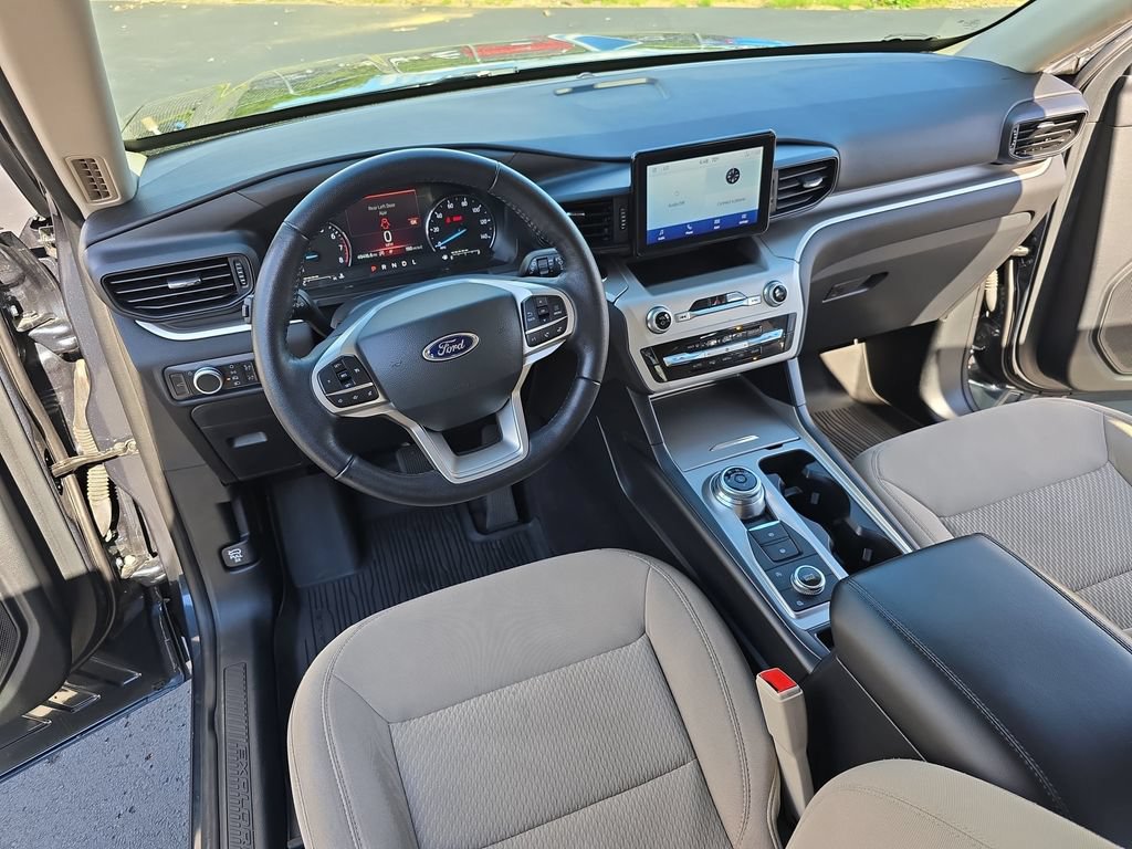 Used 2022 Ford Explorer XLT AWD/4WD image 18