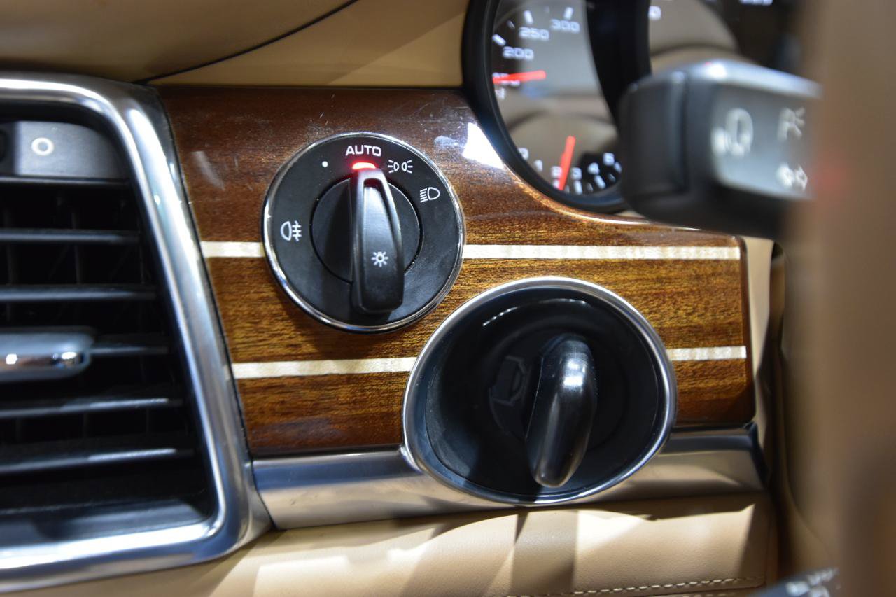 Used 2010 Porsche Panamera Turbo AWD/4WD image 15