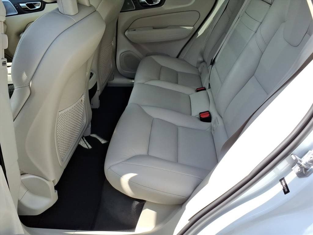 Used 2018 Volvo XC60 T5 Inscription w/ Advanced Package AWD/4WD image 12