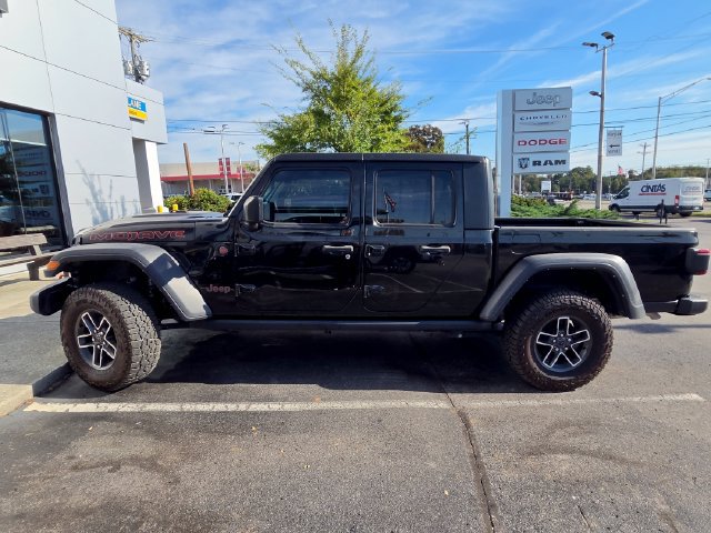 Used 2024 Jeep Gladiator Mojave w/ Convenience Group AWD/4WD image 11