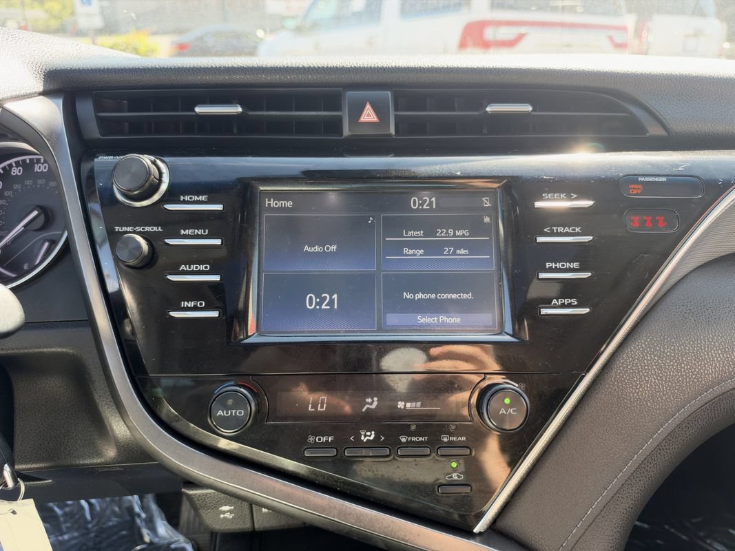Used 2018 Toyota Camry SE w/ Moonroof Package FWD image 20