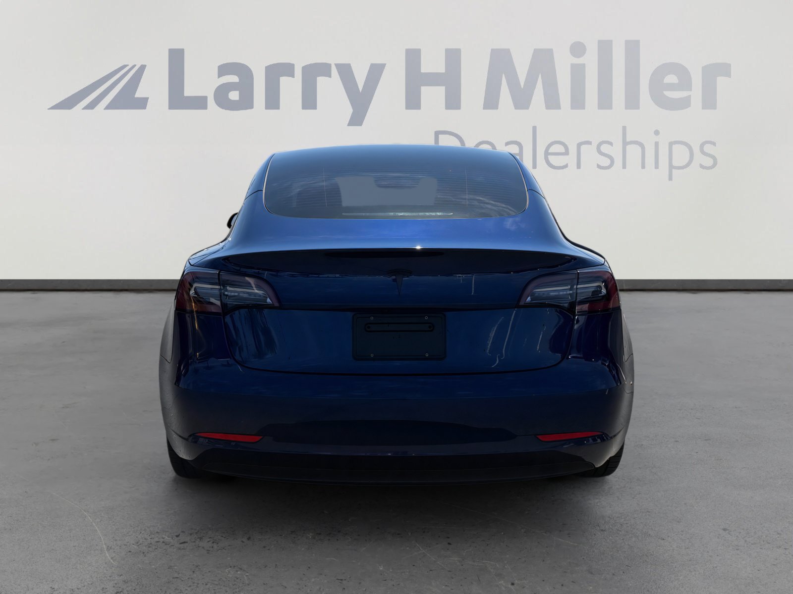 Used 2023 Tesla Model 3 Standard Range RWD image 4