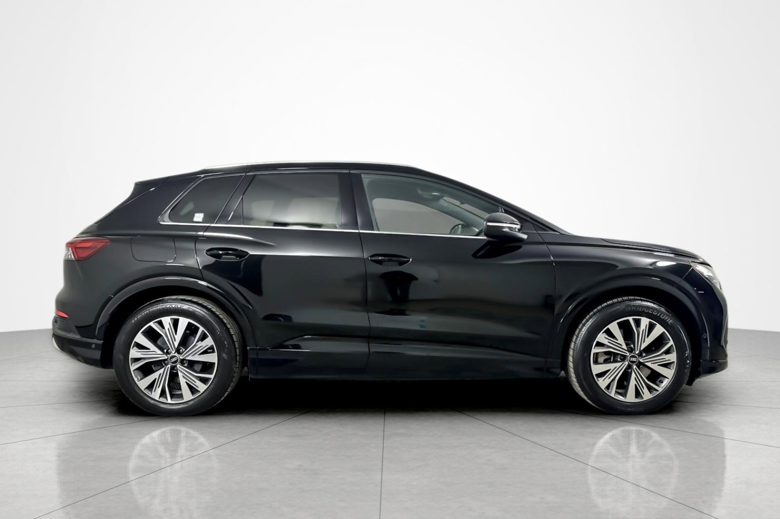 Used 2023 Audi Q4 e-tron Premium Plus w/ Premium Plus image 6