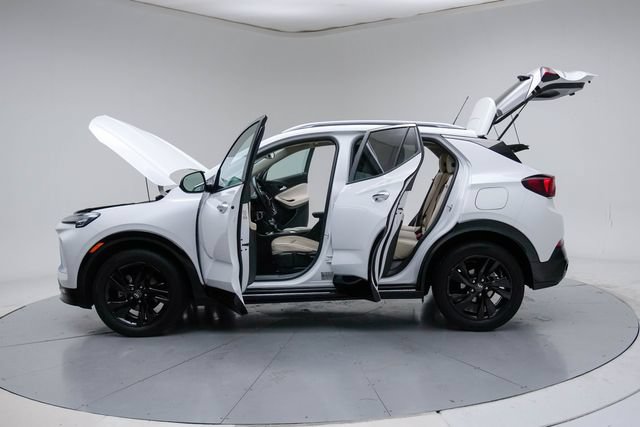 Used 2024 Buick Encore GX Sport Touring FWD image 19