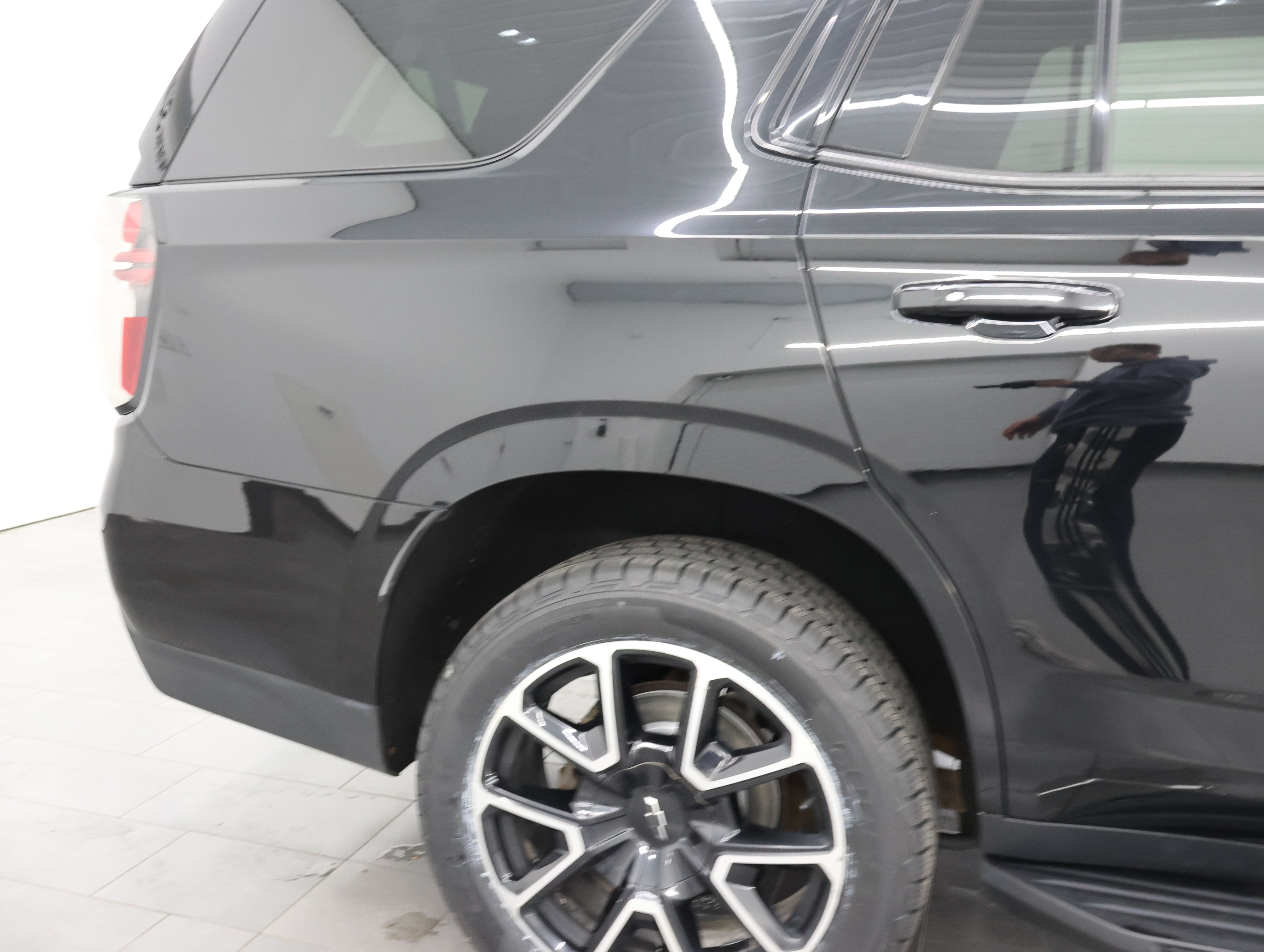 Used 2022 Chevrolet Tahoe RST w/ Luxury Package AWD/4WD image 33