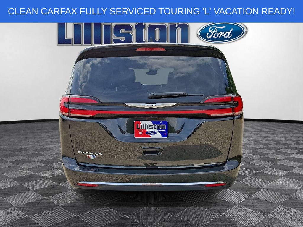 Used 2023 Chrysler Pacifica Touring-L FWD image 5