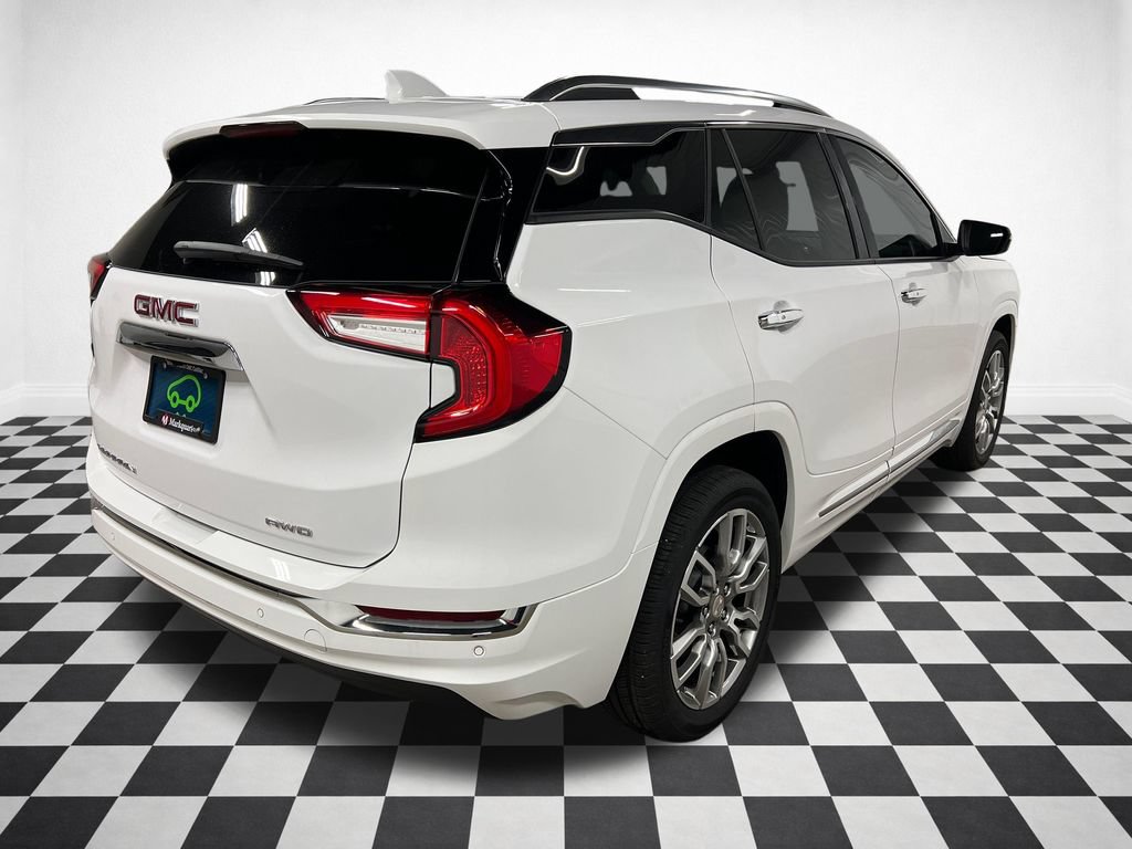 Certified 2024 GMC Terrain Denali w/ Denali Premium Package AWD/4WD image 9