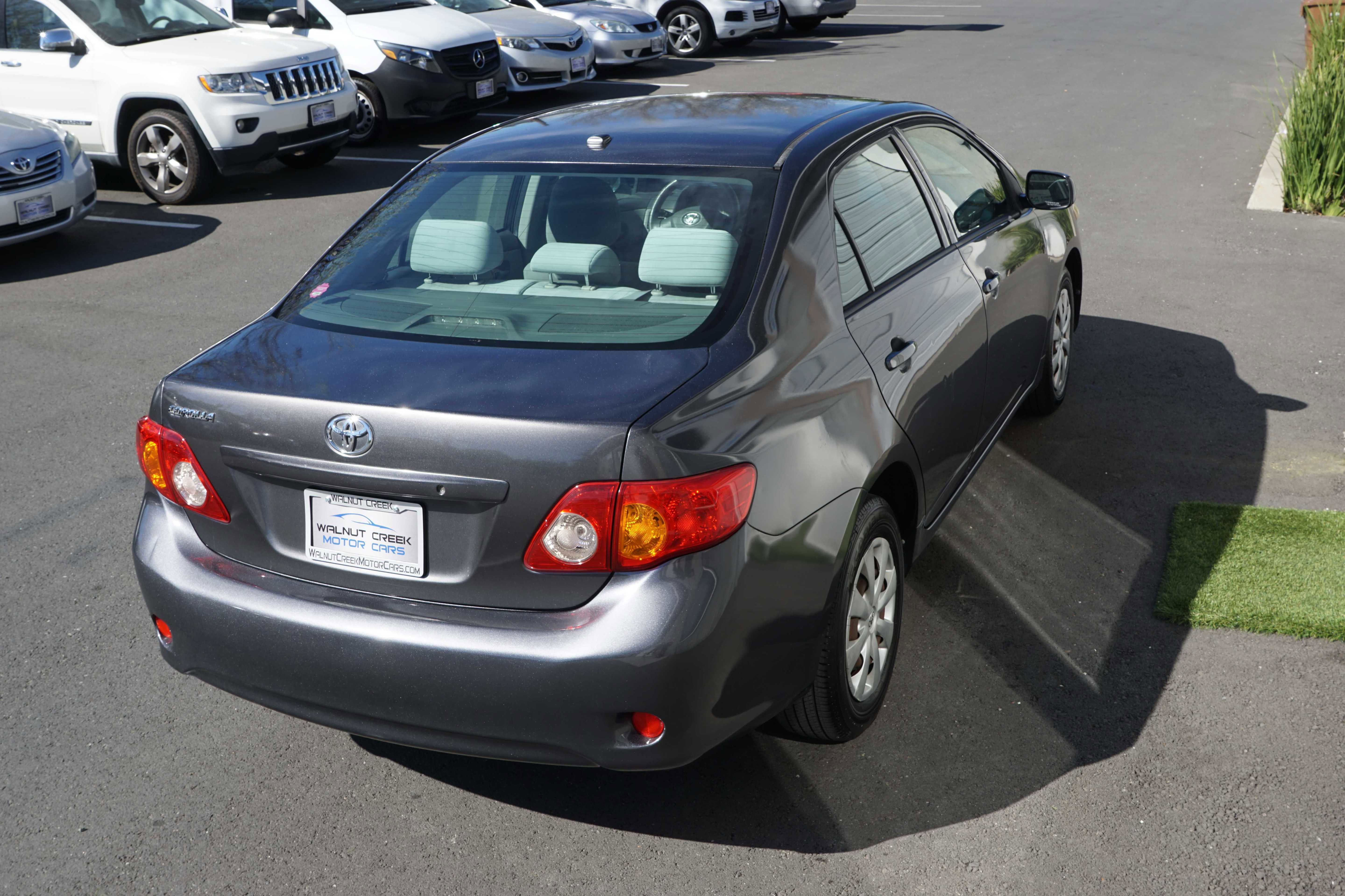 Used 2009 Toyota Corolla SEDAN 4D image 12