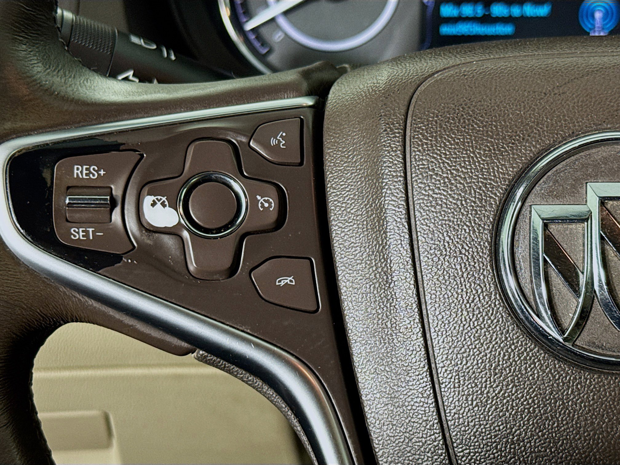 Used 2017 Buick Regal Sport Touring FWD image 13