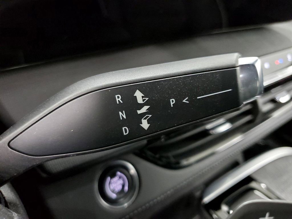 Used 2025 Buick Enclave Preferred image 32