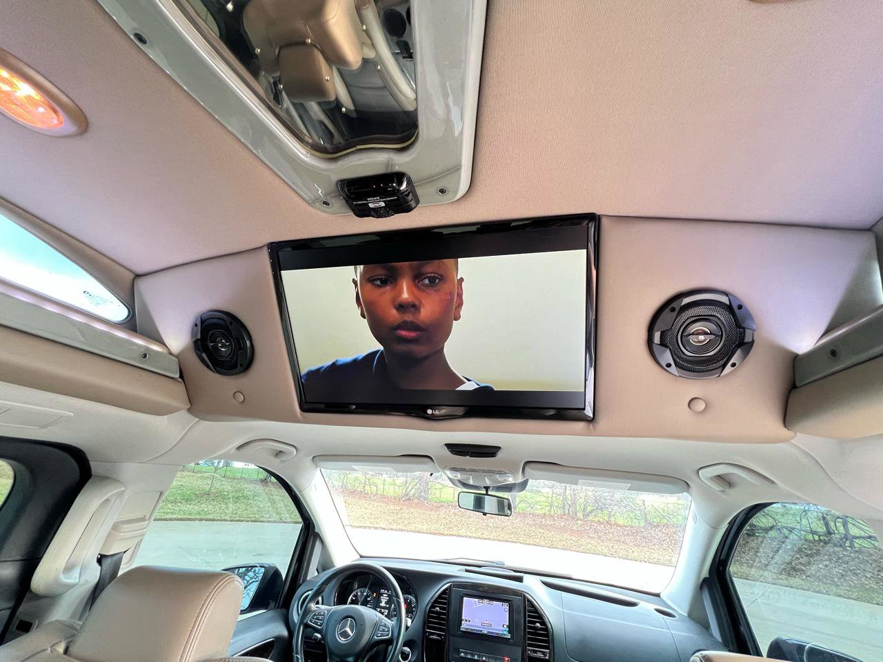 Used 2018 Mercedes-Benz Metris Passenger Van image 37