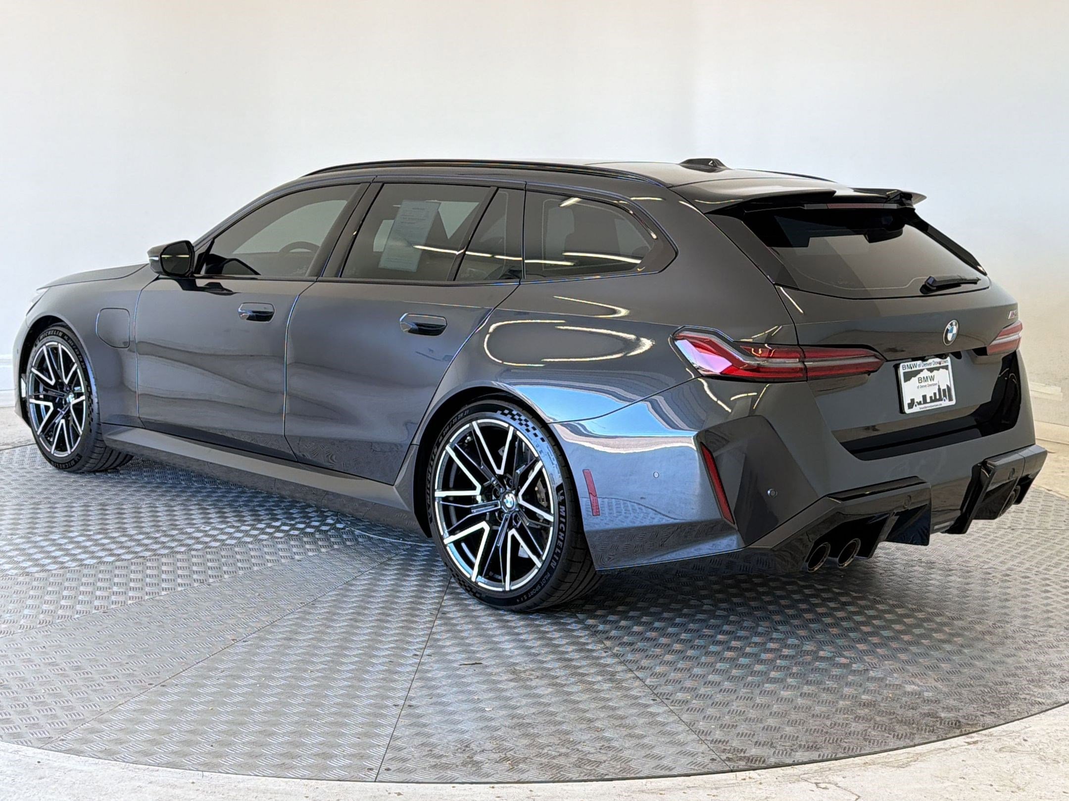 Used 2026 BMW M5 Touring image 3
