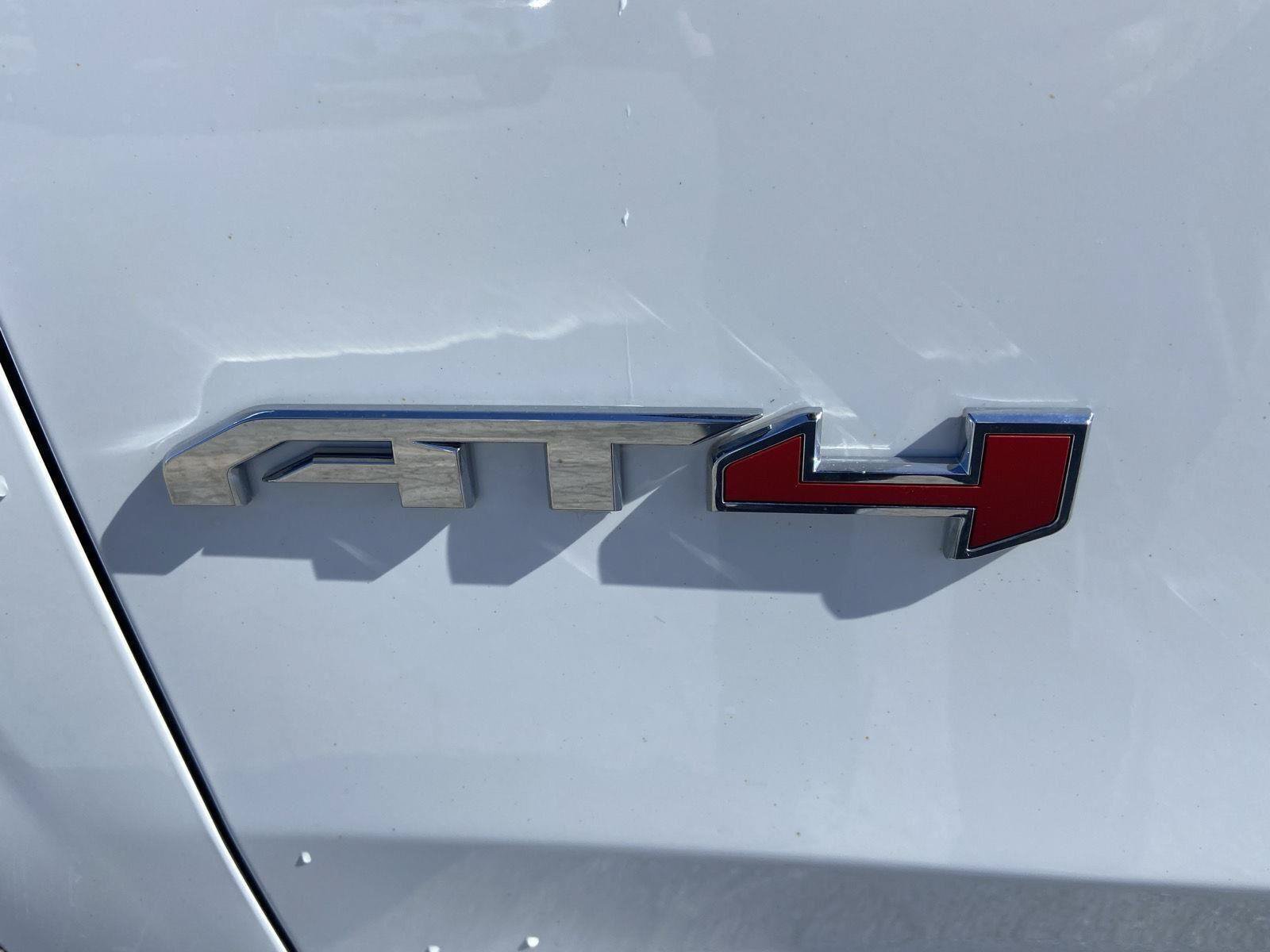 Used 2026 GMC Yukon AT4 w/ AT4 Premium Package AWD/4WD image 36