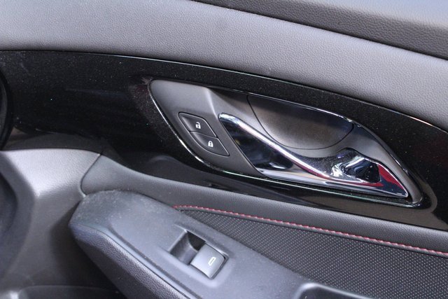 Used 2023 Chevrolet Traverse RS image 9