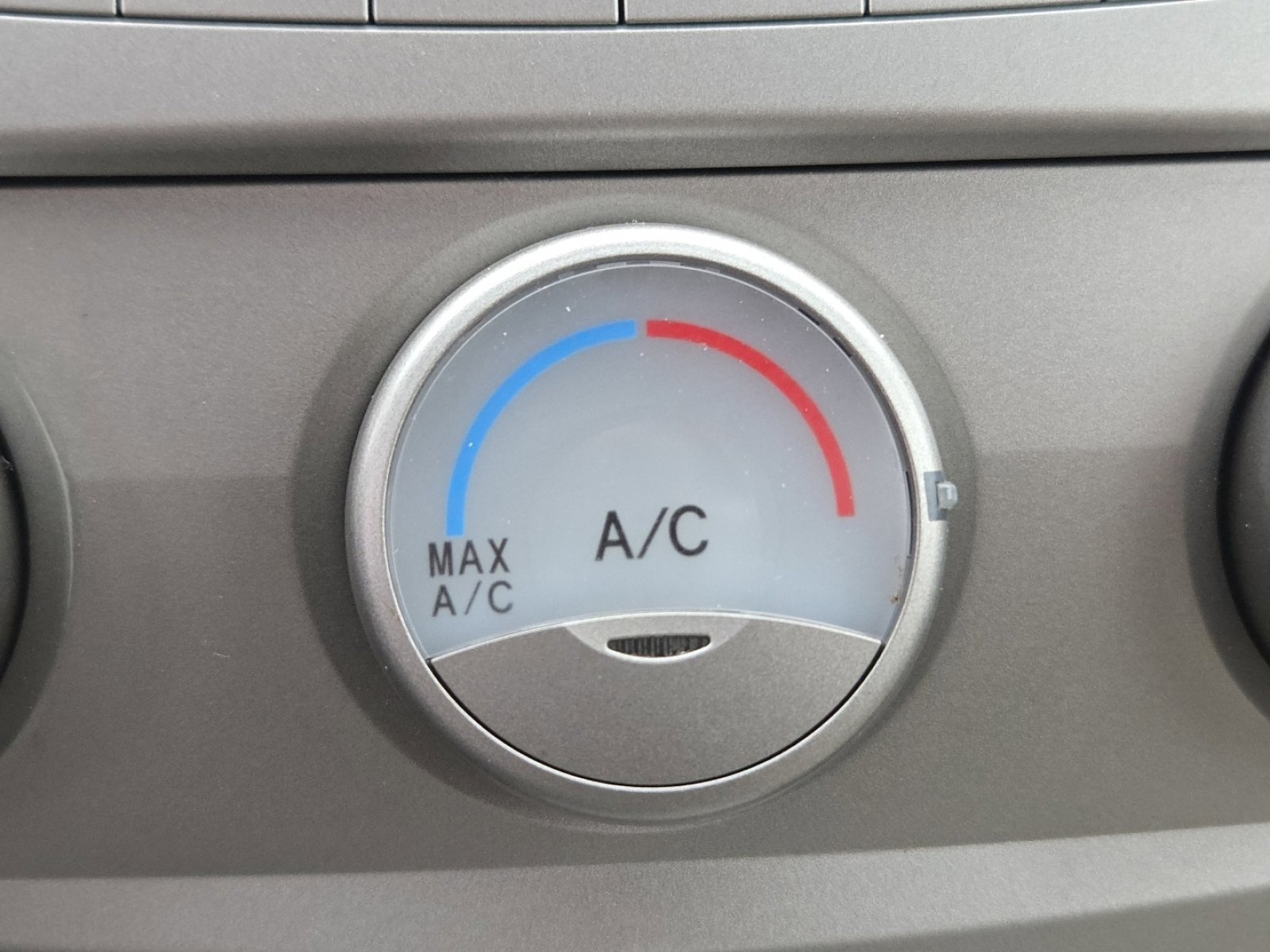 Used 2010 Toyota Camry image 24