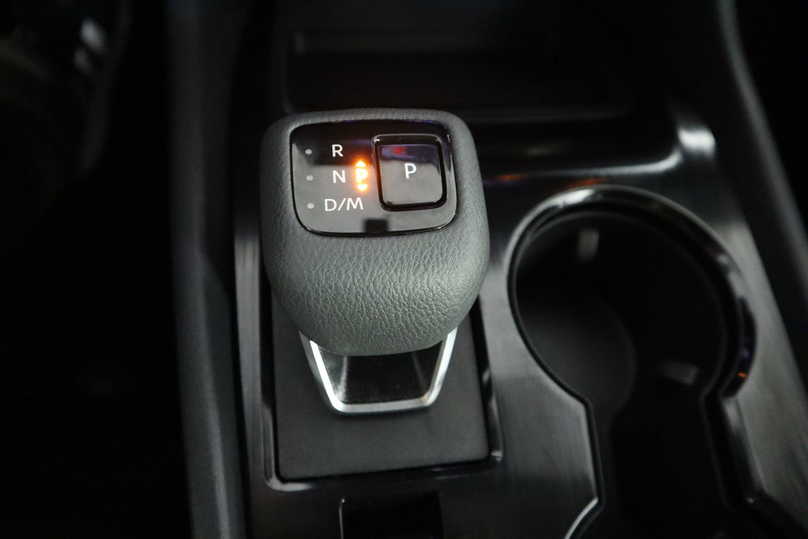 Used 2025 Nissan Rogue SV image 50