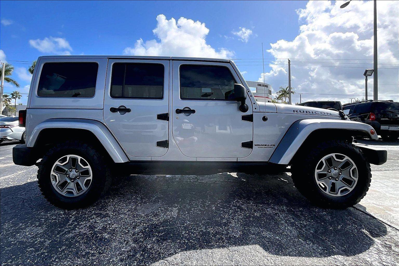 Used 2014 Jeep Wrangler Unlimited Rubicon w/ Dual Top Group AWD/4WD image 30