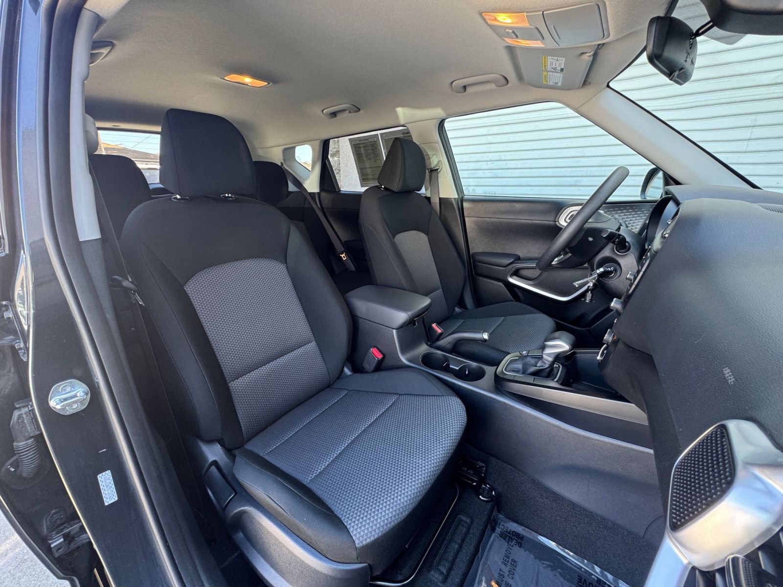 Used 2025 Kia Soul LX w/ LX Technology Package image 34