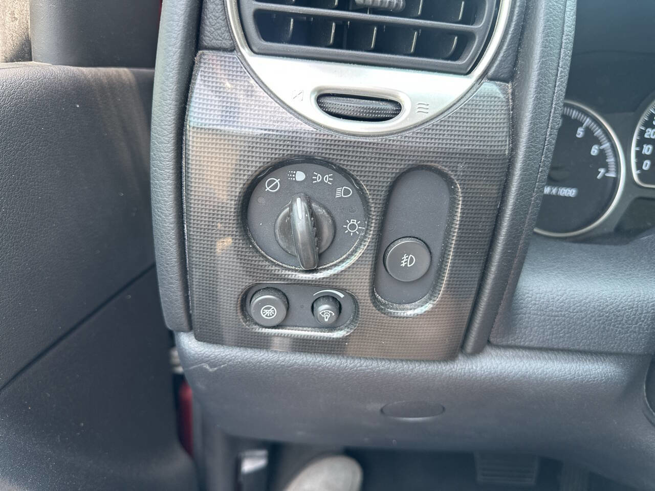 Used 2007 GMC Envoy SLE RWD image 16