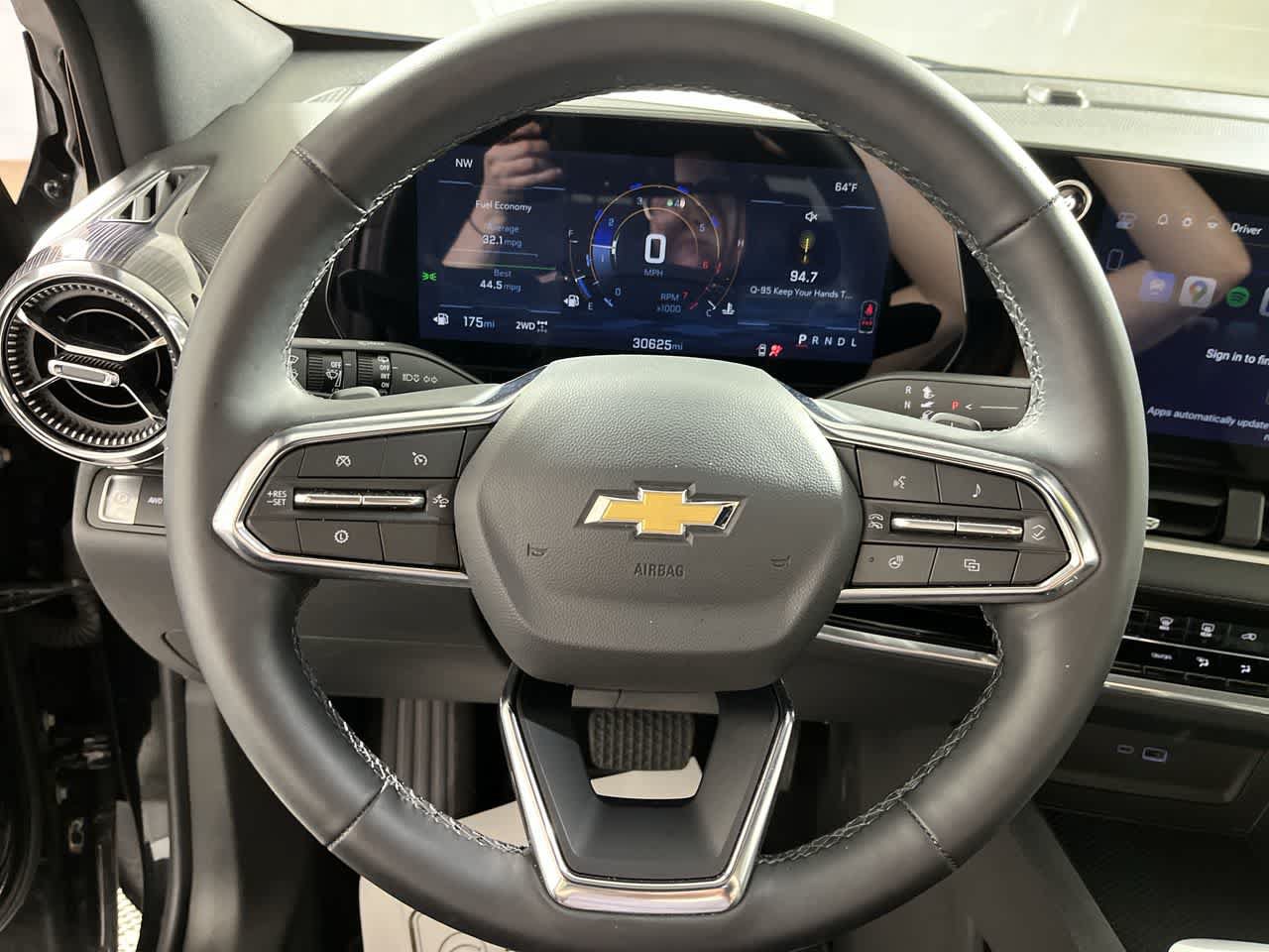 Used 2026 Chevrolet Equinox LT AWD/4WD image 16