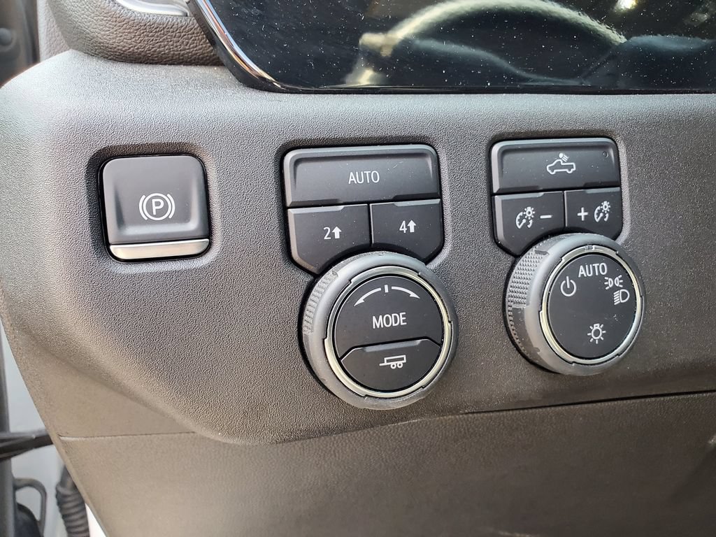 Certified 2024 Chevrolet Silverado 1500 LT AWD/4WD image 9