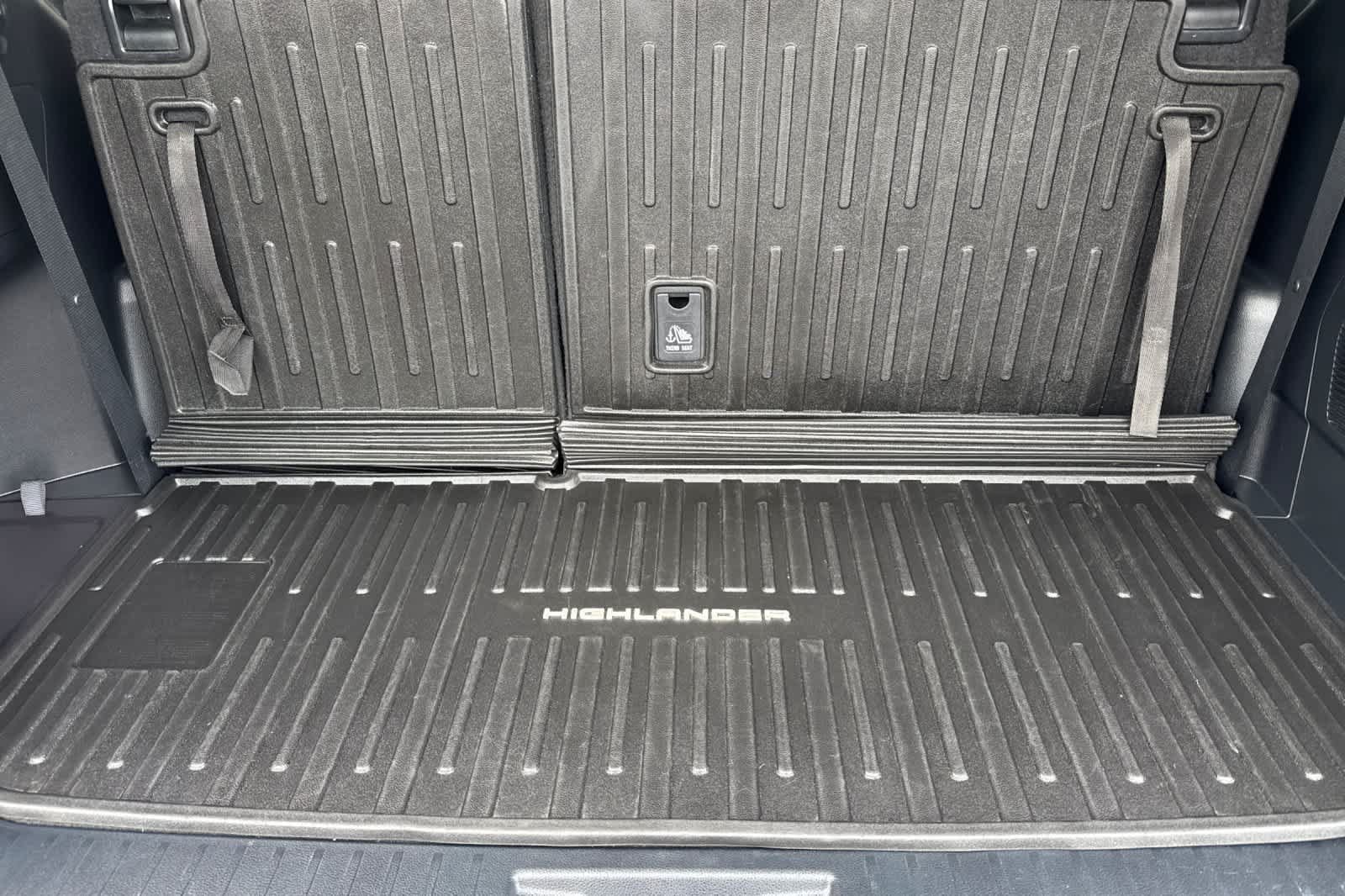 Used 2023 Toyota Highlander XLE FWD image 17