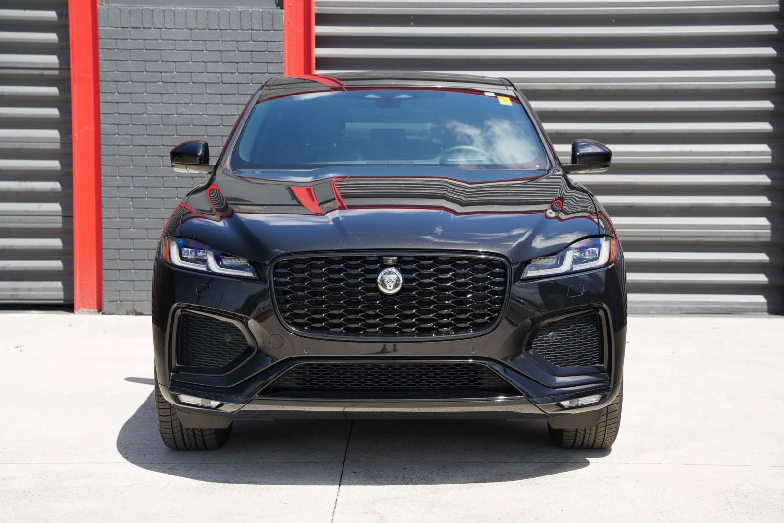 Used 2026 Jaguar F-PACE R-Dynamic S image 2