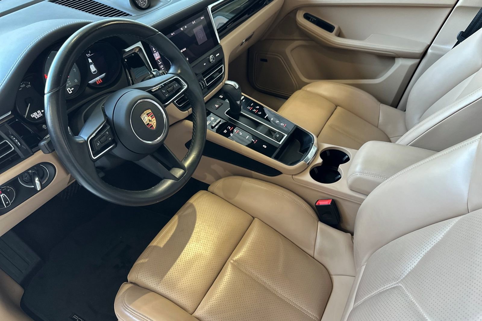 Certified 2023 Porsche Macan S image 4