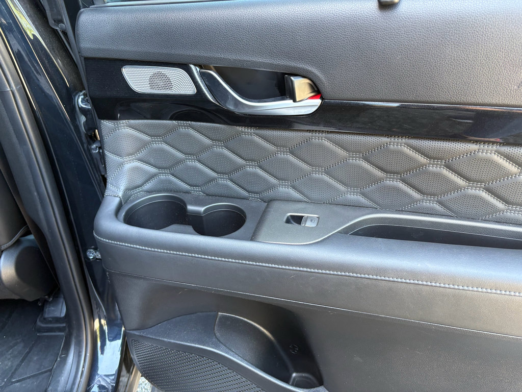 Used 2022 Hyundai Palisade Calligraphy image 30