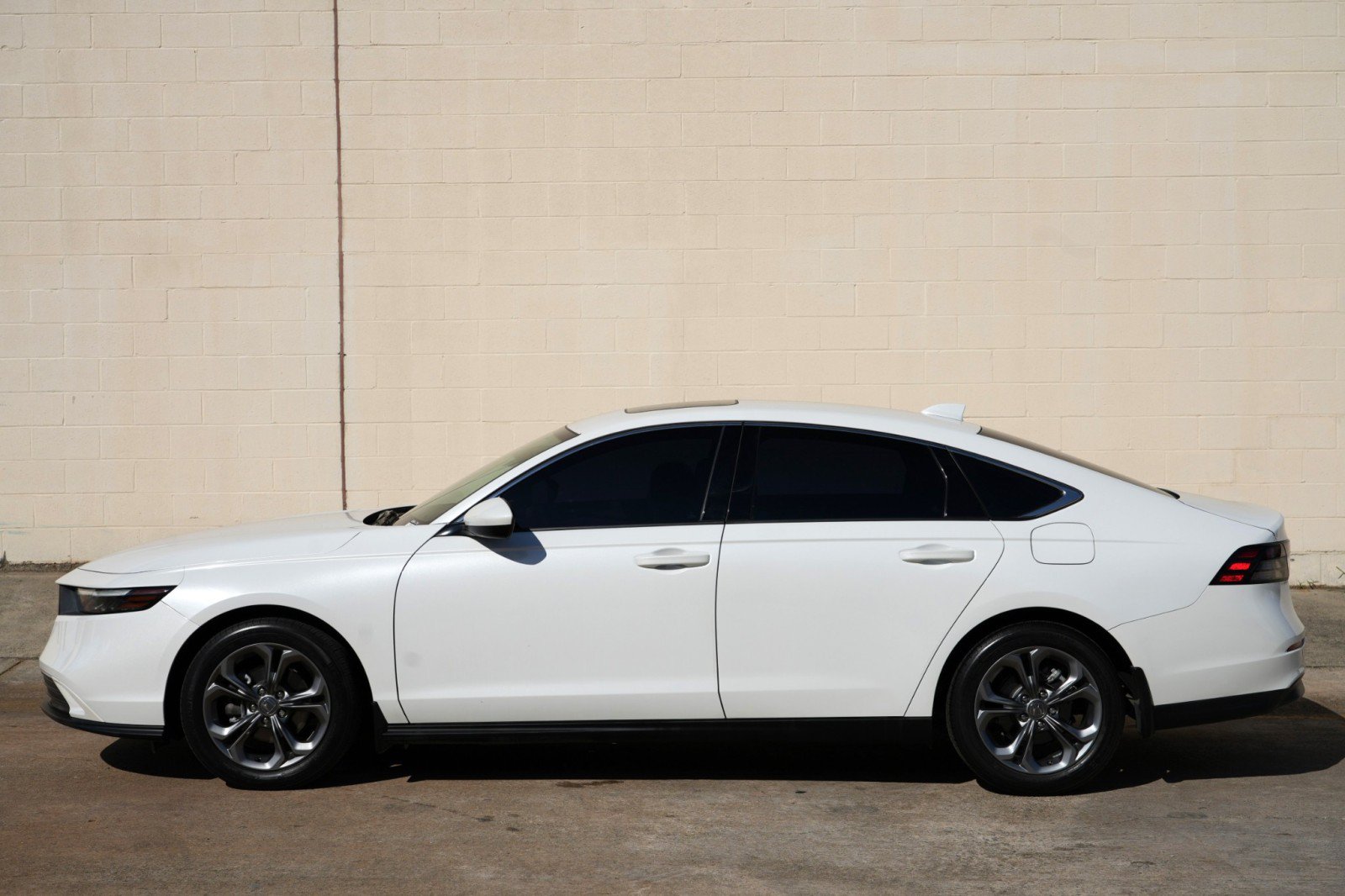 Used 2023 Honda Accord EX image 43