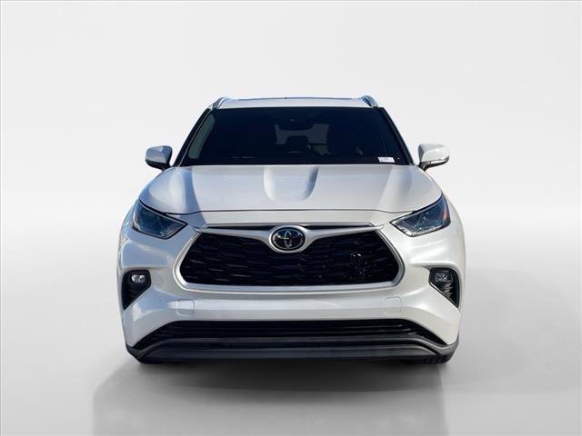 Used 2024 Toyota Highlander XLE image 9
