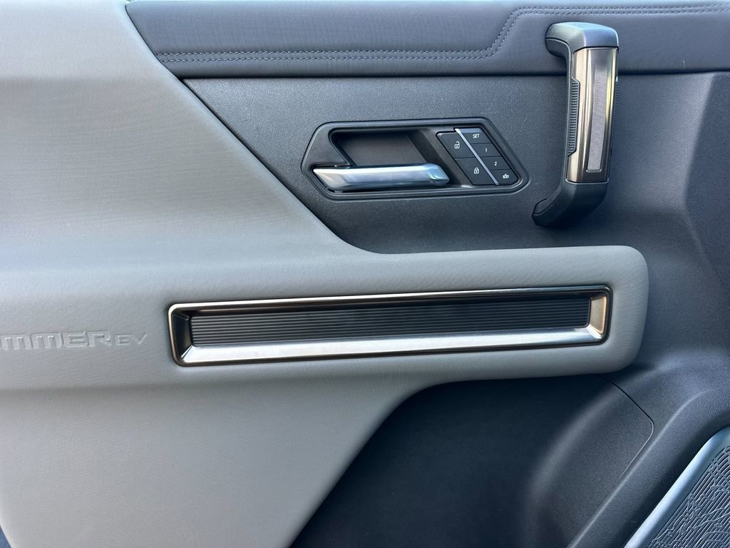 Used 2024 GMC Hummer EV 3X image 11