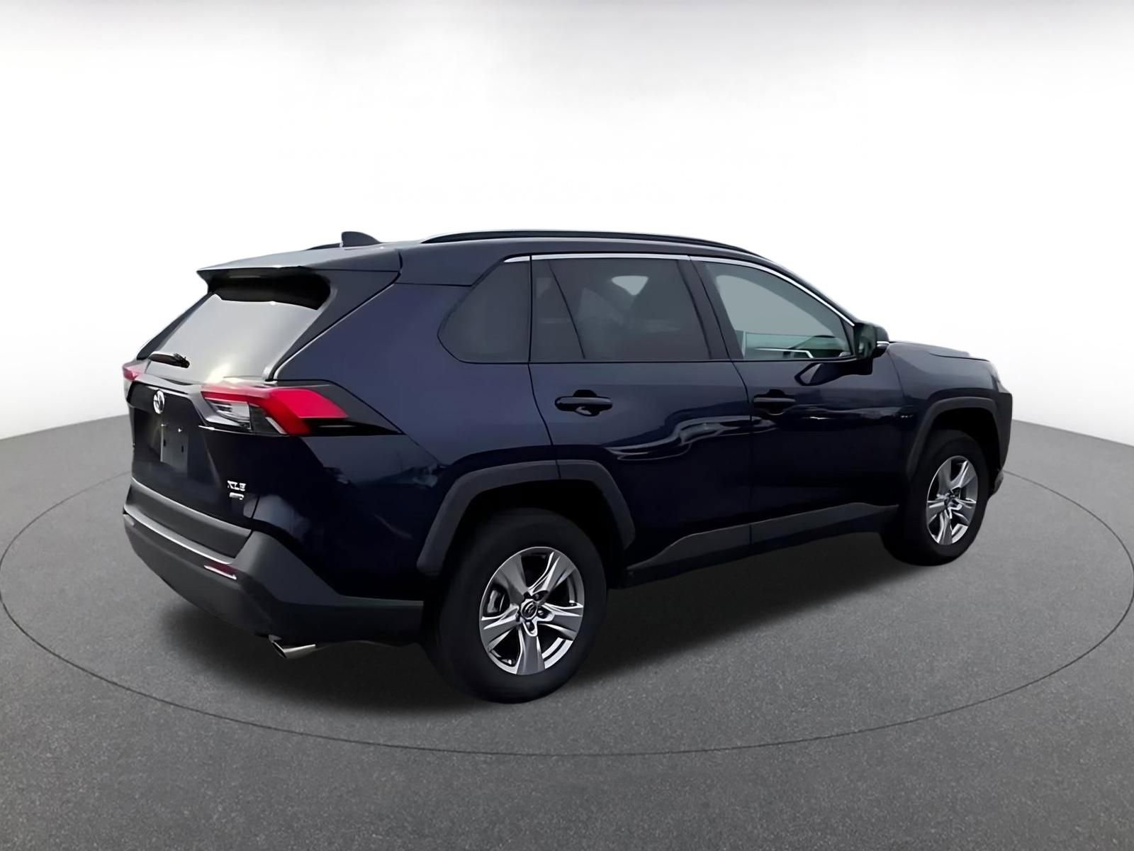 Used 2025 Toyota RAV4 XLE image 13