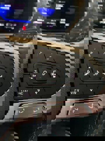 Used 2022 Volkswagen Tiguan SE AWD/4WD image 18