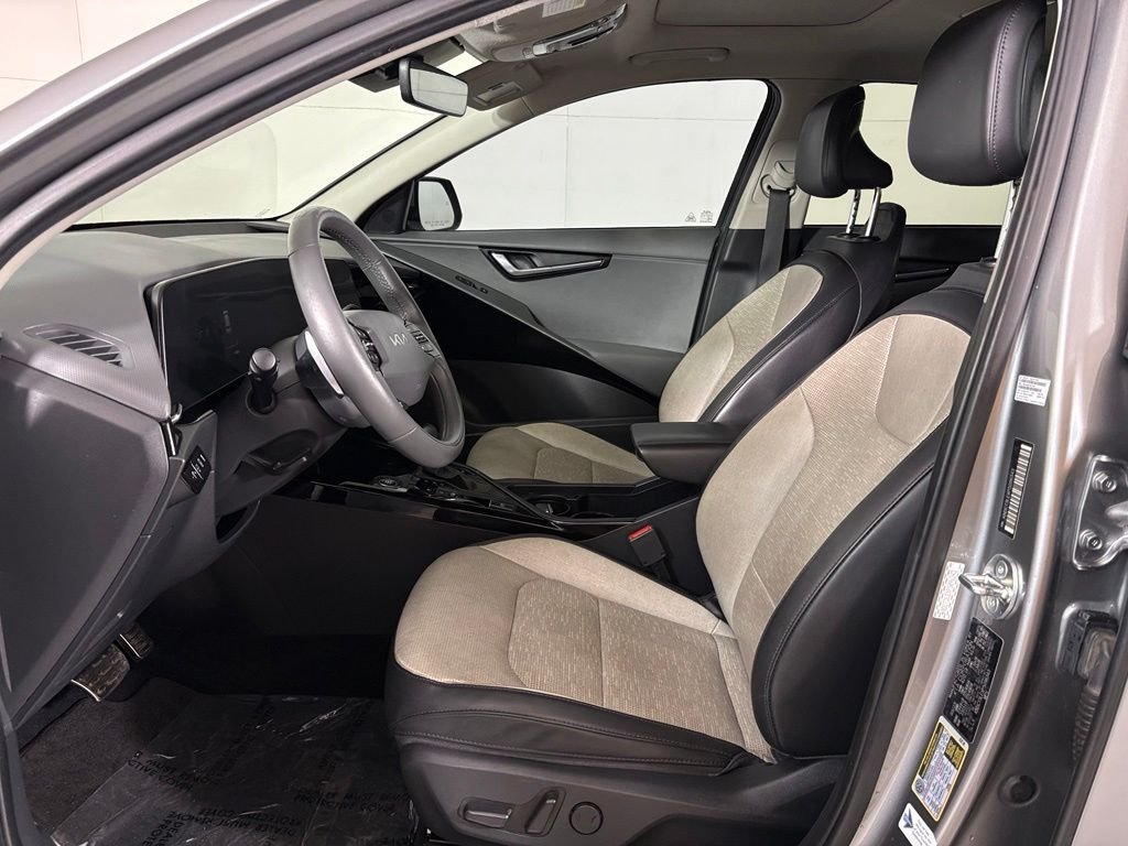 Used 2023 Kia Niro SX Touring FWD image 15