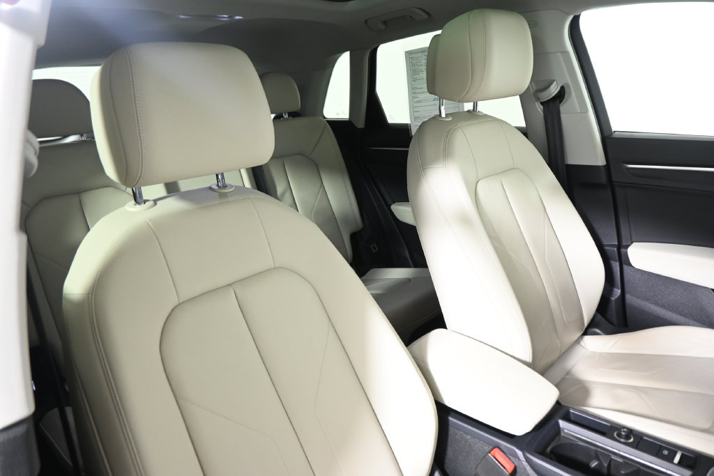 Used 2019 Audi Q3 2.0T Premium Plus w/ Premium Plus Package AWD/4WD image 33