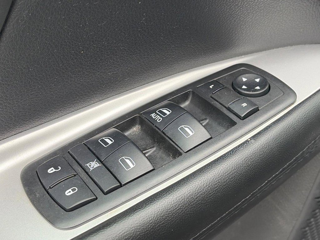 Used 2018 Dodge Journey SXT w/ Connectivity Group image 23